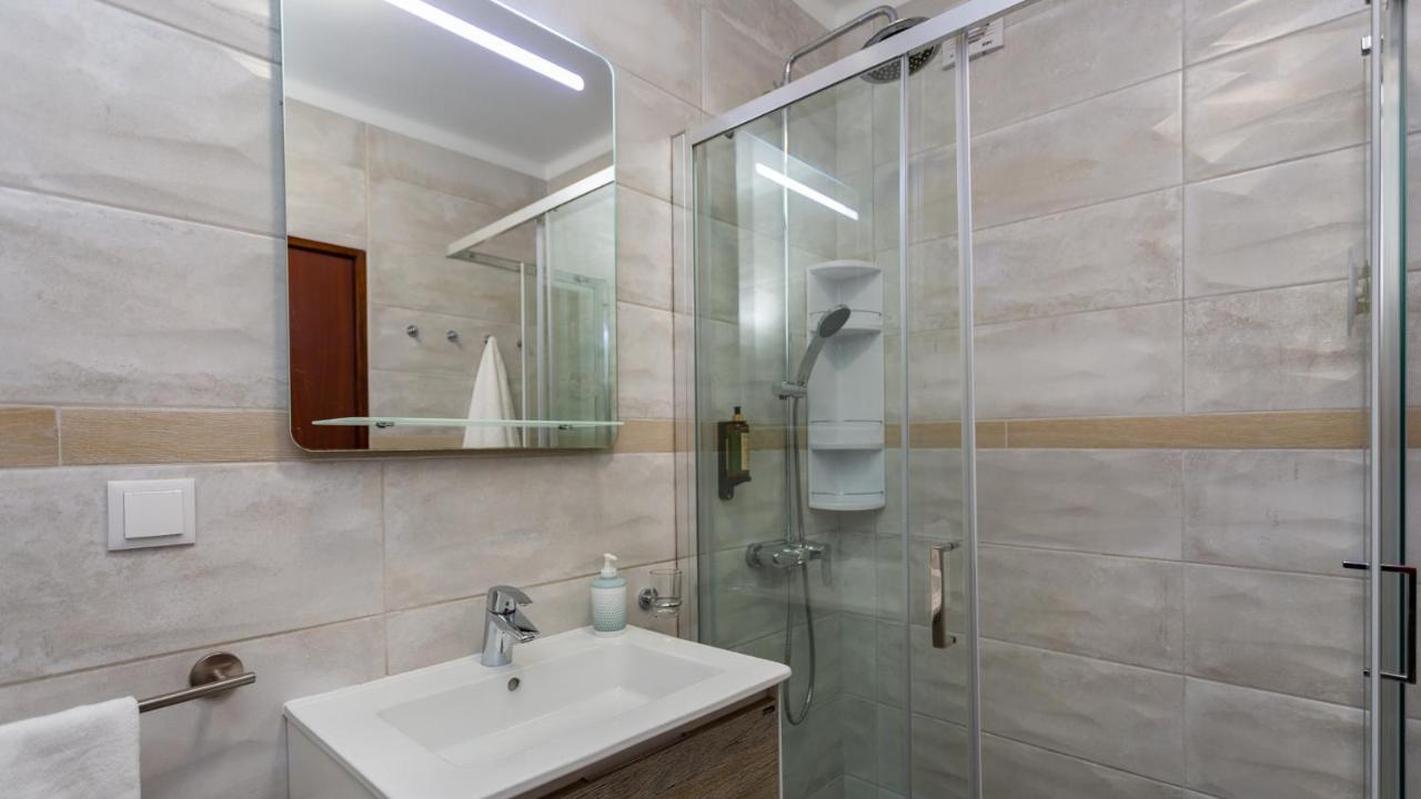 Comfort 1Bdr Apartment W/Pool By Lovelystay Портиман Екстериор снимка